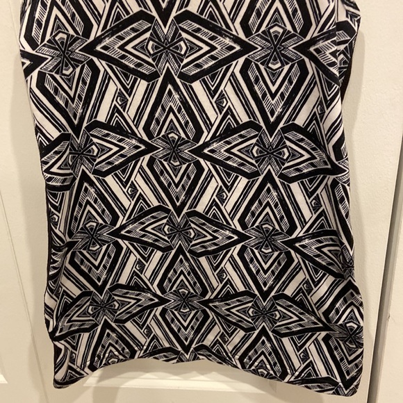 Ivivva Black & White Triangle Patterned Racerback Tank Top - Picture 3 of 5